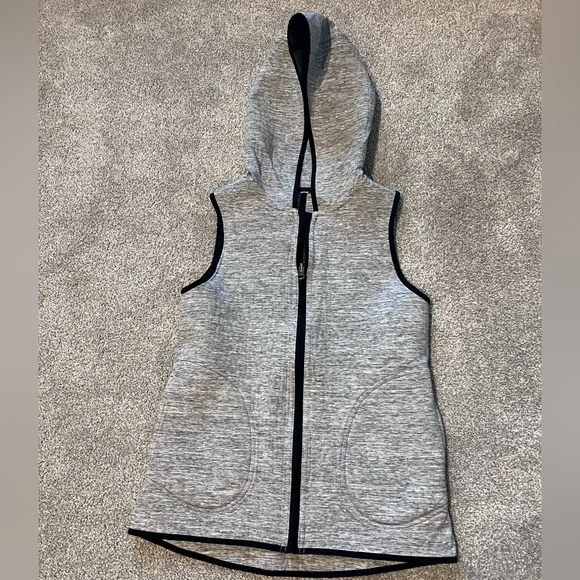 Lululemon reversible vest. Great condition! - Picture 1 of 3